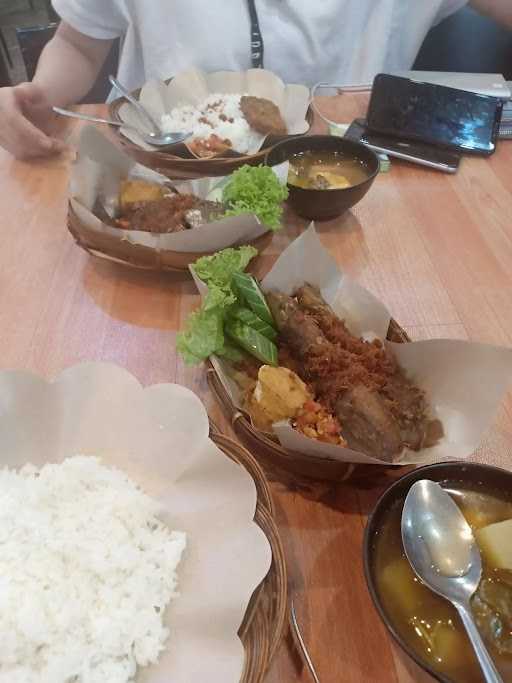 Warung Makan Penyetan Pakmiin 3