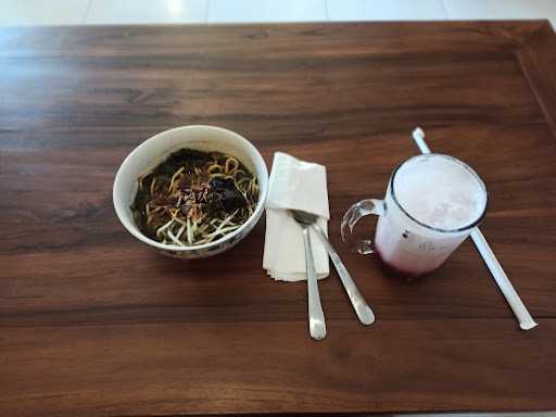 Kartel Cafe & Kopitiam Semarang 10