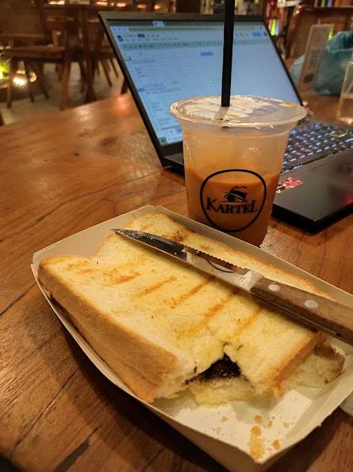 Kartel Cafe & Kopitiam Semarang 8