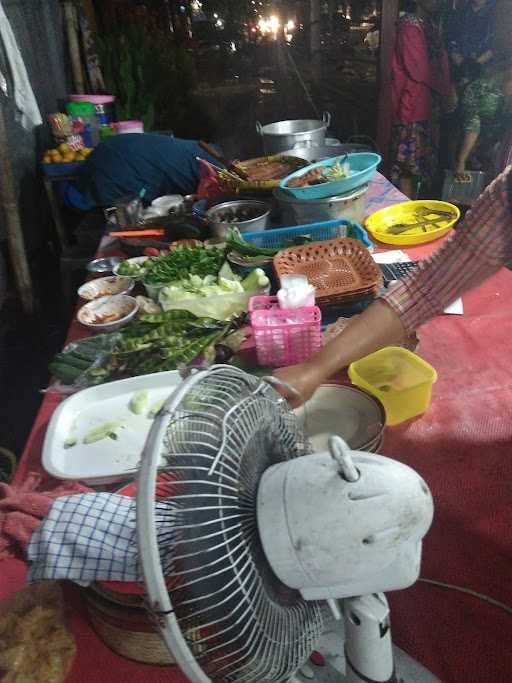 Ayam Bakar Tenda Biru 1