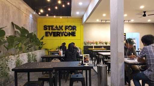 Waroeng Steak & Shake - Kartini Semarang 10