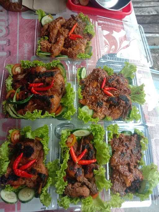 Warung Ayam Geprek Budhe 8