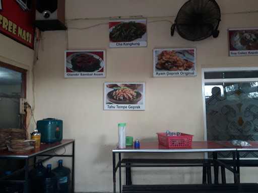  Ayam Geprek Mbok Joyo  3