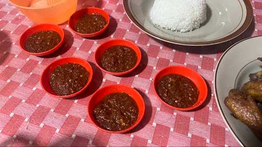 Food Stall Ayam Goreng Mbak Suharti 7