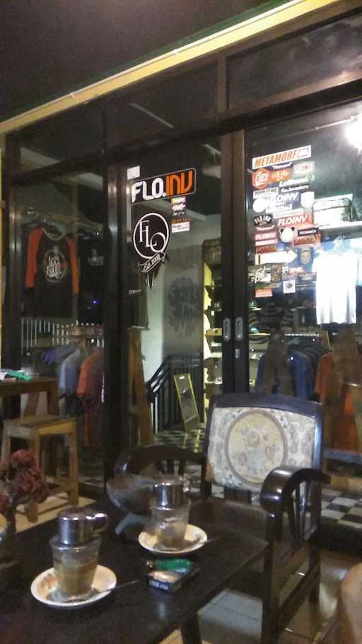 Peron Distro & Coffee 7