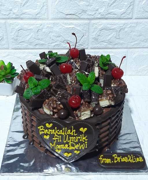 Nazwiena Cake 10