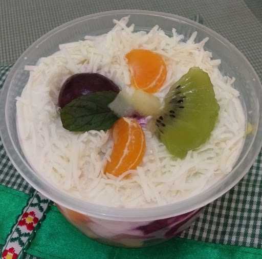 Anita Salad 5