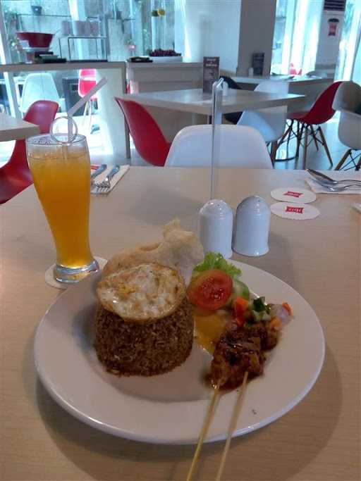 The Taste Restaurant - Ibis Jakarta Senen 2