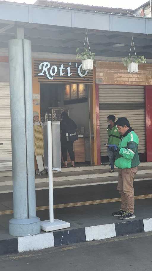 Roti'O Stasiun Pasar Senen 8