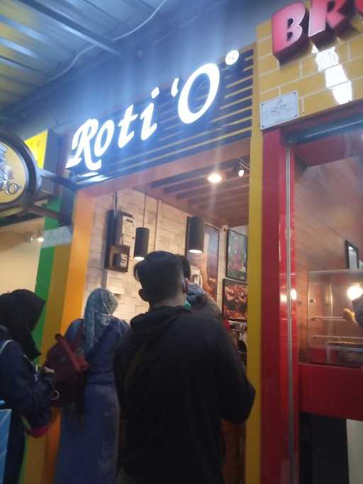 Roti'O Stasiun Pasar Senen 10