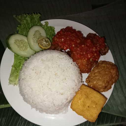 Ayam Penyet Arum Kenari 7