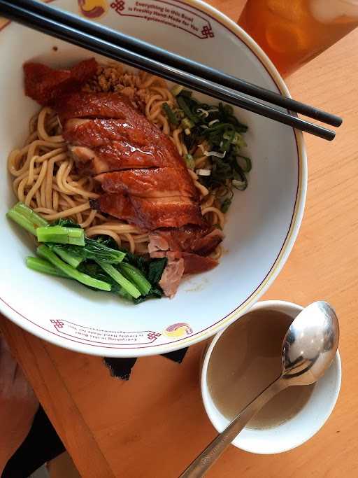 Golden Lamian Plaza Atrium 10