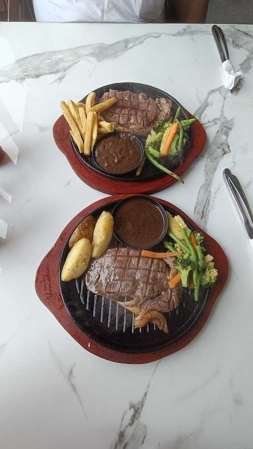 Kedai Steak Nusantara Menteng Matraman 8