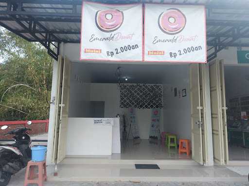 Emerald Donat Sentolo 4