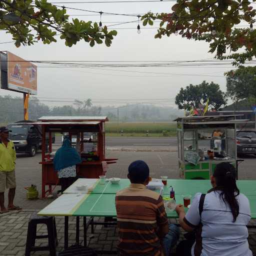 Soto Sapi Mbah Sum (Daging, Babat, Kikil) 4