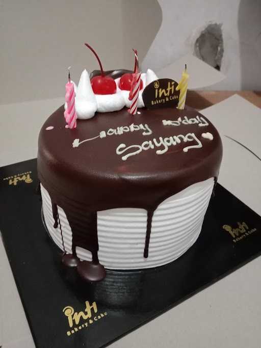 Inti Bakery & Cake 4