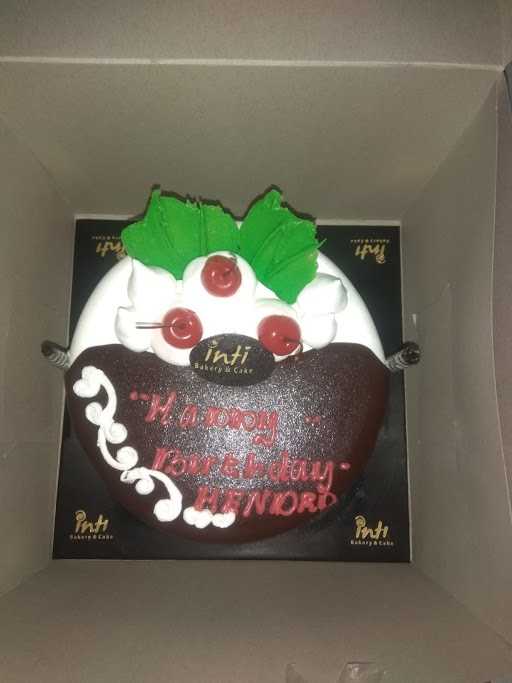 Inti Bakery & Cake 9