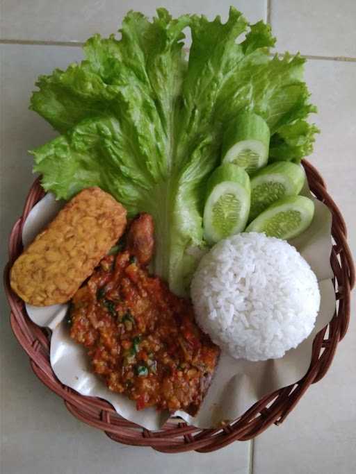 Ayam Penyet Ibu Nita 2