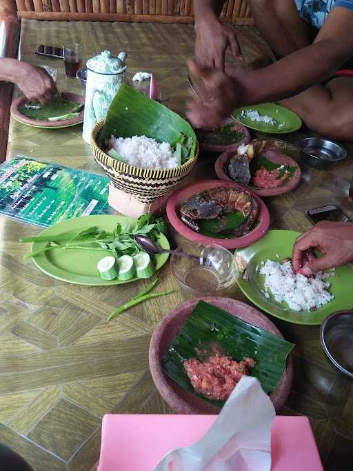 Saung Pecak Bandeng Cijawa 3