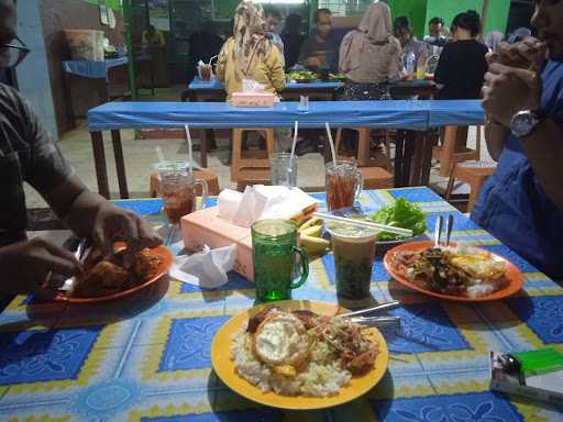 Warung Makan Bunderan 5