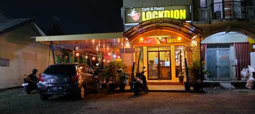 Lockdion Cafe & Resto Cikarang 5