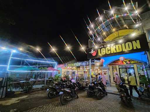 Lockdion Cafe & Resto Cikarang 4