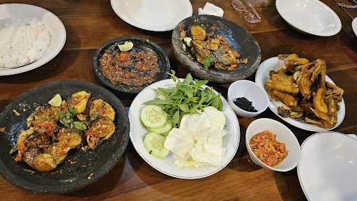 Ayam Goreng Honggowongso 4