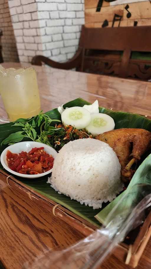 Ayam Goreng Honggowongso 5