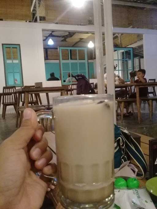 Banyu Langit Resto Dan Wedangan 4