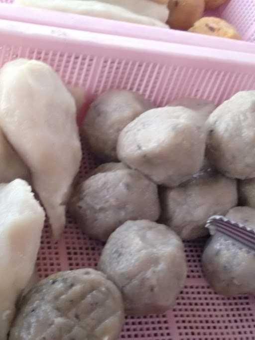 Pempek Belakang Matahari Singosaren 2