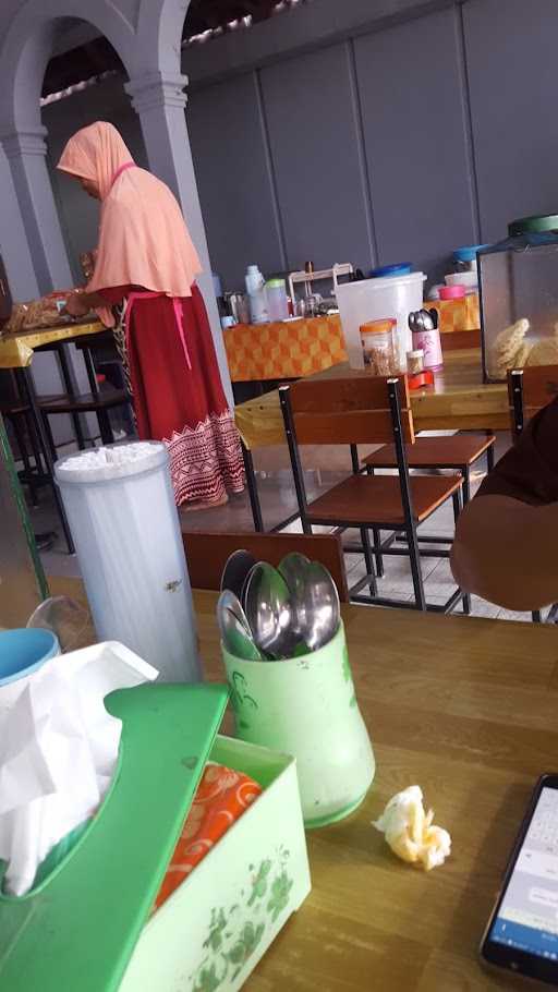 Warung Makan Sabar Menanti Bu Harto 1