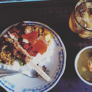 Warung Meilan Babi Guling 2