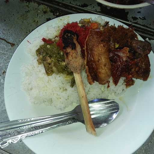 Warung Meilan Babi Guling 3