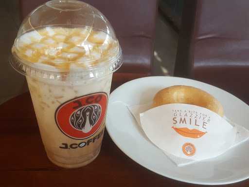 J.Co Donuts & Coffee The Breeze Bsd City 4