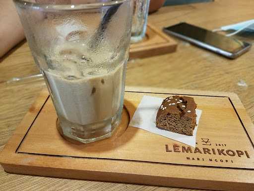 Lemari Kopi 10