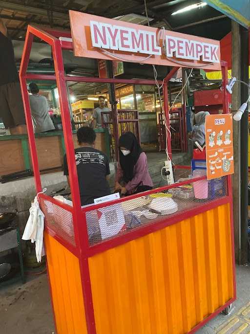 Nyemil Pempek - Graha Raya 2