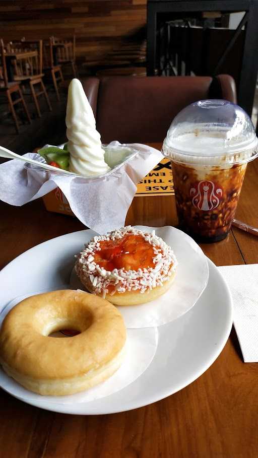 J.Co Donuts & Coffee- Villa Melati Mas 1