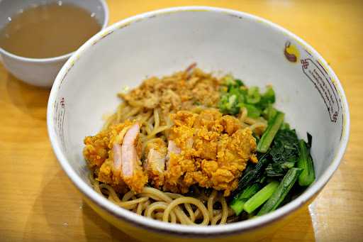 Golden Lamian Living World 9