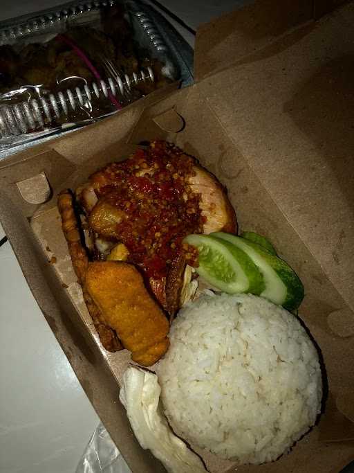 Ayam Penyet & Geprek Tebo Solo 3