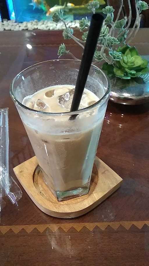 Em Kopi Dan Pempek Graha Raya 10