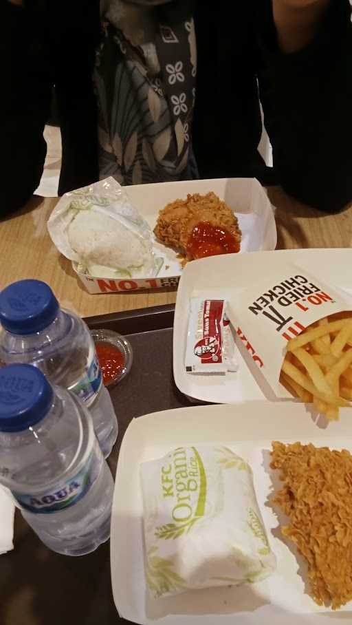 KFC - Graha Raya Bintaro 3