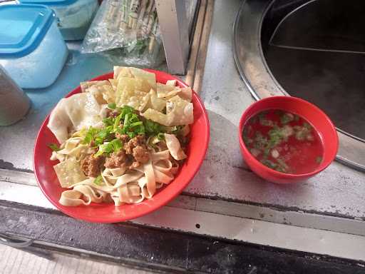 Mie Ayam Loky (Mie Karet, Mie Keriting, Mie Lebar) 9