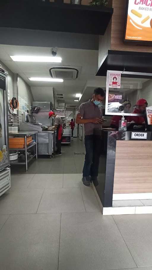 Pizza Hut Delivery - Phd Indonesia 9