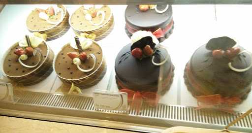 Imperial Cakery Cafe 8