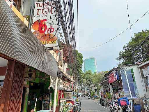 Tukang Roti, Karet Pedurenan 1