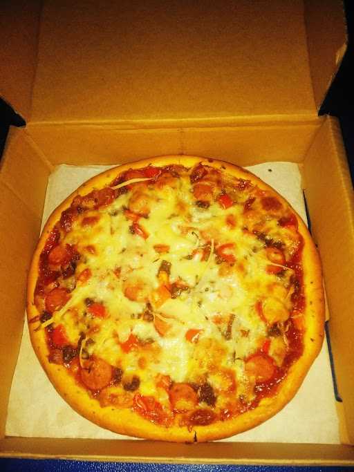 Waroeng Pizza & Bakery 10