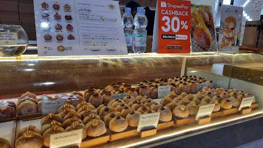 Luna's Doughnuts - Kota Kasablanka 4