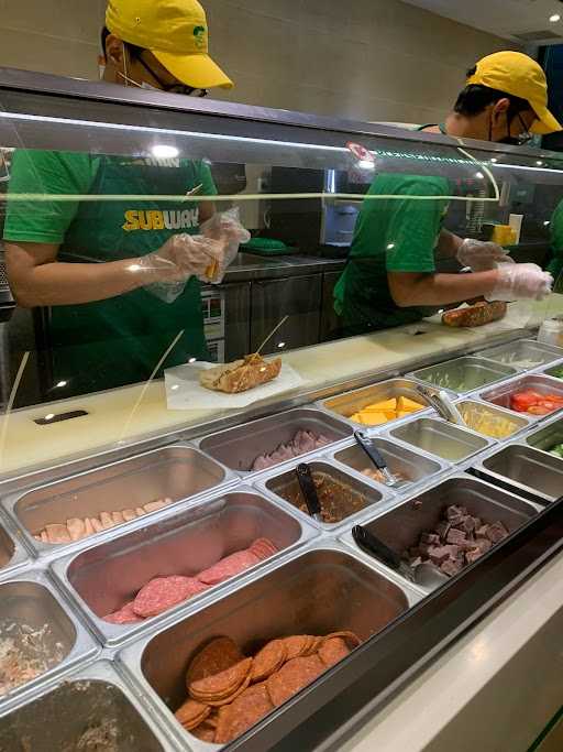 Subway - Oakwood Mega Kuningan 4