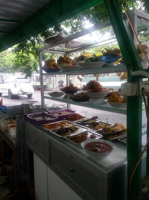 Warung Nasi Sunda 1.Jalan Haji Cokong Samping Gdung Kpk Lama 5