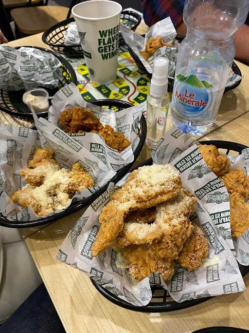 Wingstop Kuningan City Mall 7